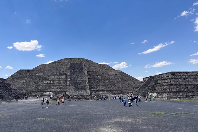 100% Private Tour in Teotihuacán Pyramids from Mexico City - Expect sun, stairs, and little shade