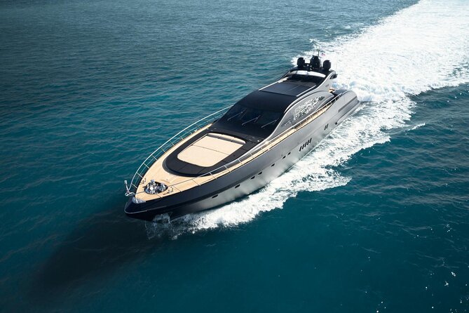108 ft Neoprene Overmarine Yacht - How the time on the water is organized