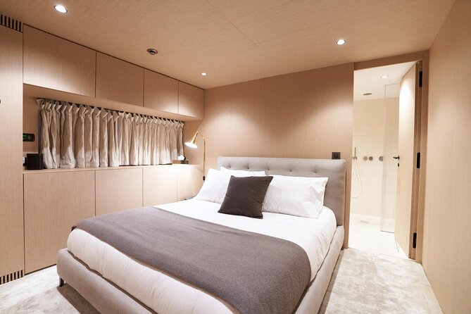 108 ft Neoprene Overmarine Yacht - The food is part of the reason to book