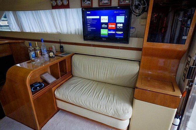 3 Hour Xpu-Ha - 47' Azimut, Tulum, Playa del Carmen, Riviera Maya - What the crew adds to the experience