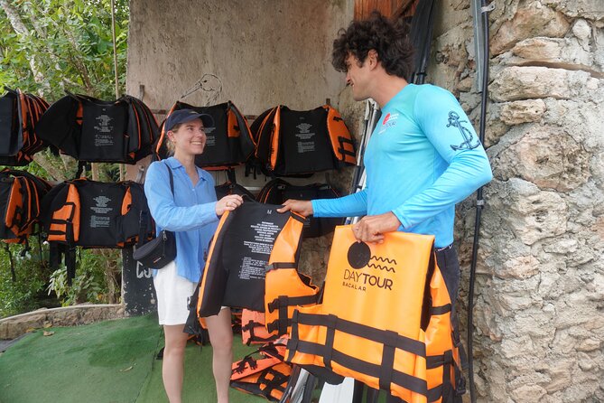 3 hr Pontoon Tour with access to Beach Club and Free Kayaks - Beach club access and free kayaks