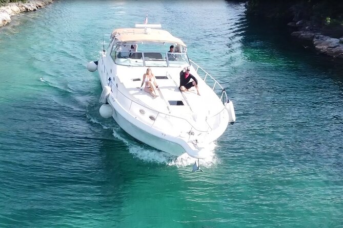 4 hours - Private 48ft Yacht all inclusive in Tulum and Playa del Carmen - Ninety Minutes at a Quiet Beach