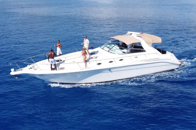 4 hours - Private 48ft Yacht all inclusive in Tulum and Playa del Carmen - The Crew Makes the Difference