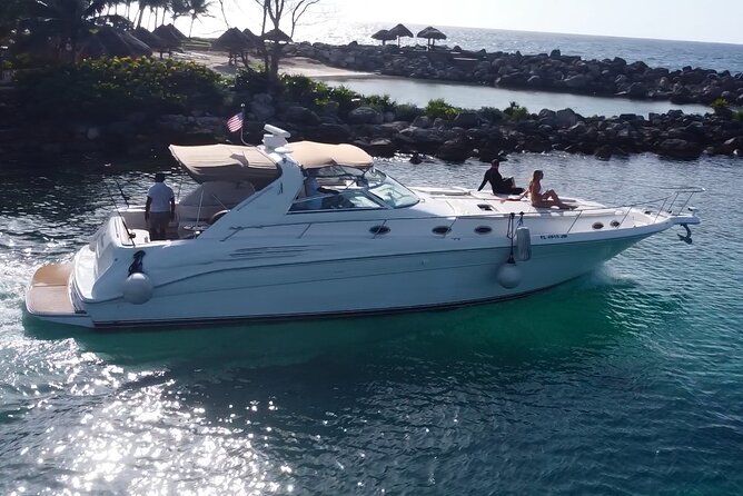 4 hours - Private 48ft Yacht all inclusive in Tulum and Playa del Carmen - What You See Beneath the Water