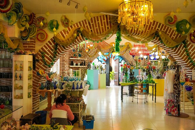 6-Hour Guided City and Cruise Tour of Los Cabos with Lunch - San José del Cabo, from the mission to the shops