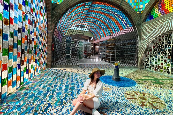 6-Hour Guided City and Cruise Tour of Los Cabos with Lunch - Glass, chocolate, jewelry, and tequila