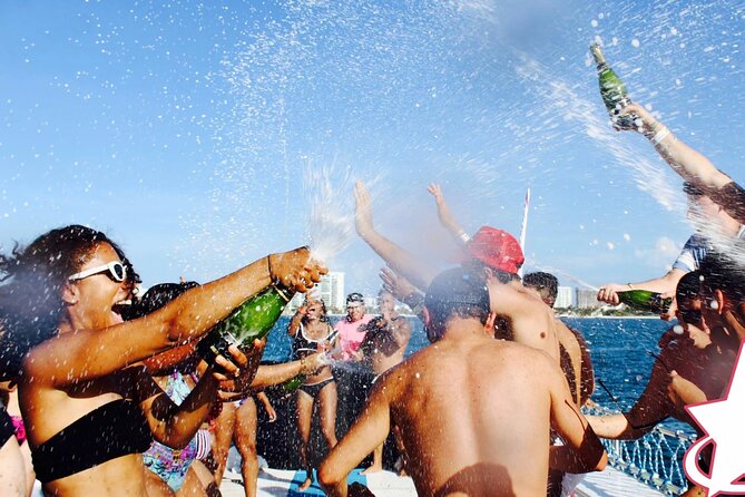Adults Only Hip Hop Sessions Boat Party Cabo San Lucas - The crowd, music, and party style