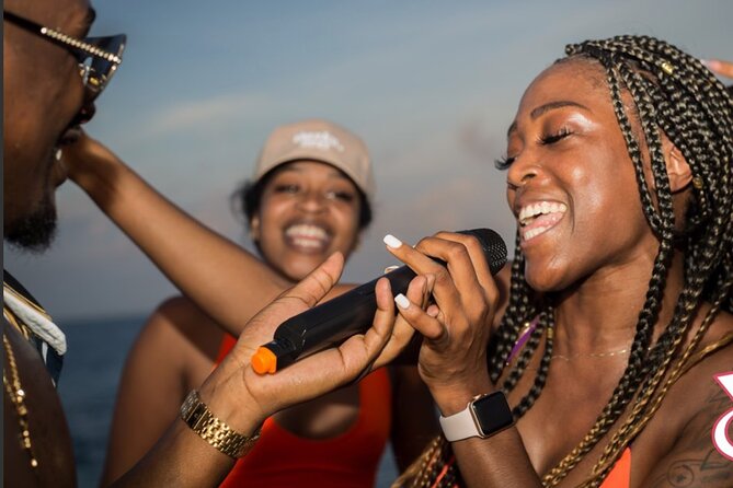 Adults only Hip Hop Sessions Boat Party Cancun - Practical tips for a smoother boat party