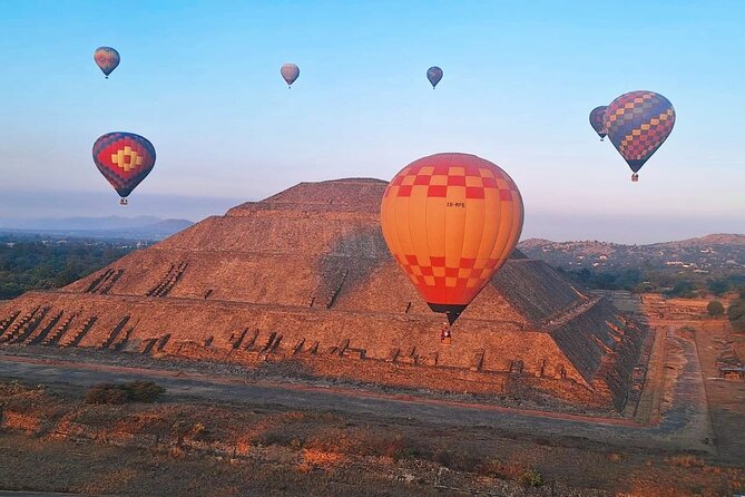 All-inclusive hot air balloon flight over Teotihuacan - Key points at a glance