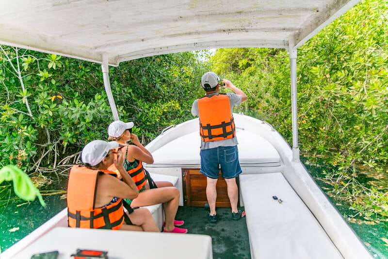 Bacalar: 3 Hour Boat Trip with Swimming & Drinks - Starting at Casa China and Costera 67