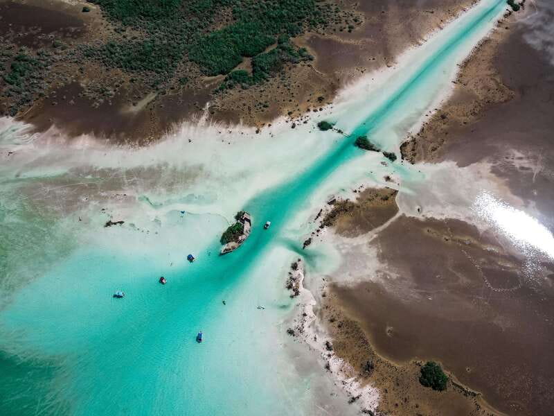Bacalar: Lake of Seven Colors Pontoon Tour with Fruit - What the 150 minutes feel like