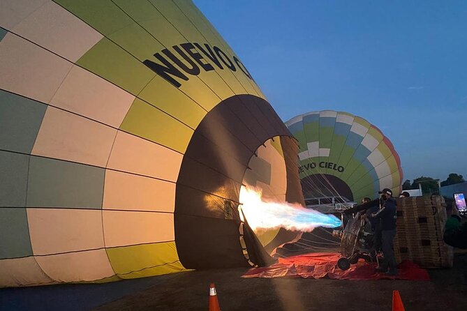 Balloon Flight + Breakfast in a cave + Pick up CDMX + Pyramids - Teotihuacan in one fast hour