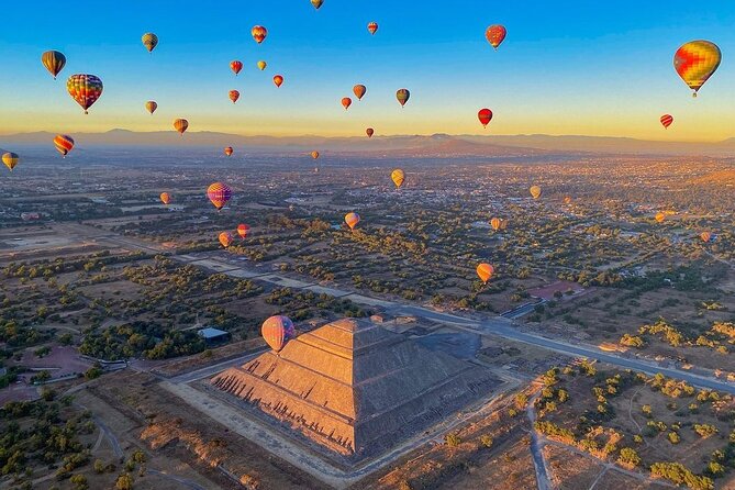 Balloon flight + Breakfast in cave + Pyramids + Pick up CDMX. - Breakfast inside a natural cave