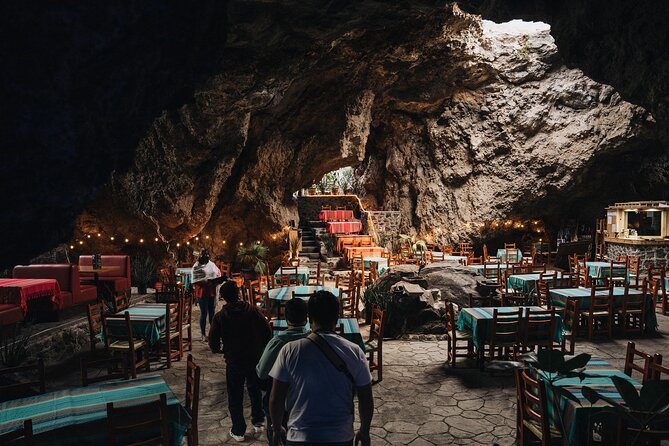 Balloon Flight + Cave Breakfast + Pick Up from CDMX or We Fly - Visiting Teotihuacan after seeing it from above