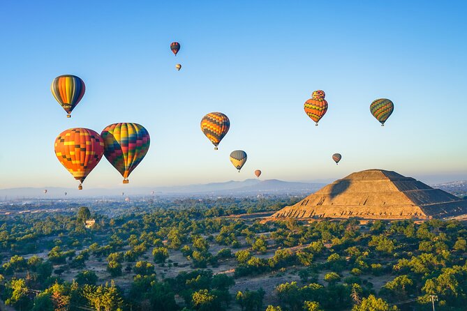 Balloon flight + pick up in CDMX + Breakfast in Cave + Pyramids - Sunrise above Teotihuacan