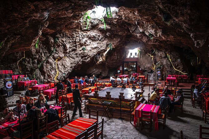 Balloon flight + pick up in CDMX + Breakfast in Cave + Teotihuacan - The early pickup from Mexico City