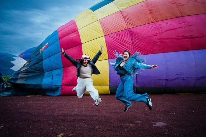 Balloon Flight with Breakfast in a Natural Cave and Transportation from CDMX - The flight, landing toast, and certificate