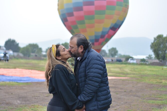 Balloon Flight with Breakfast in Cave and Pyramids of Teotihuacan - Breakfast under a natural cave