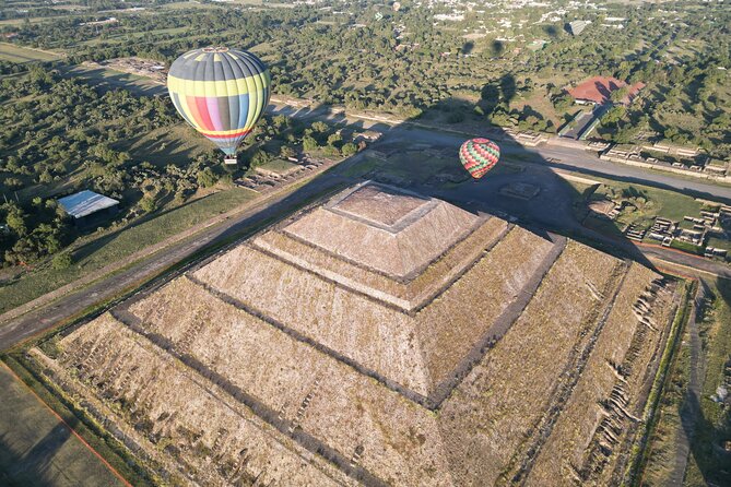 Balloon Flight with Breakfast in Cave and Pyramids of Teotihuacan - Coffee, check-in, and the wait for takeoff