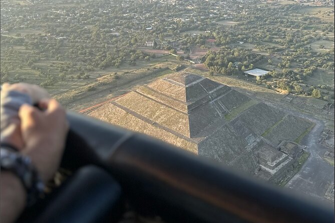 Balloon flight with breakfast in Cave and Pyramids tour from CDMX - What $148.98 buys you