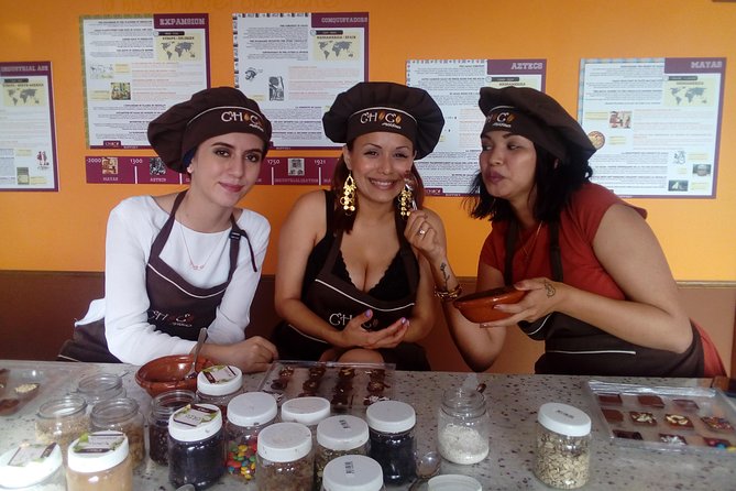 Bean to Bar Chocolate Workshop in Puerto Vallarta - Making your own bars with toppings