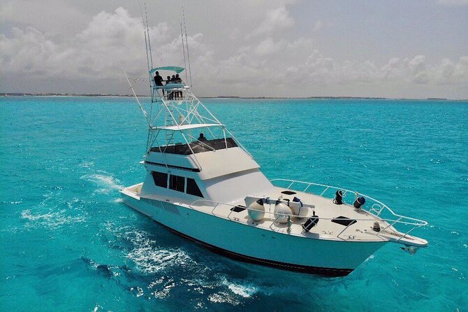 Biggest Luxury Yacht Boat Best in Cancun up to 28 pax - Setting out from Marina V&V in Punta Sam