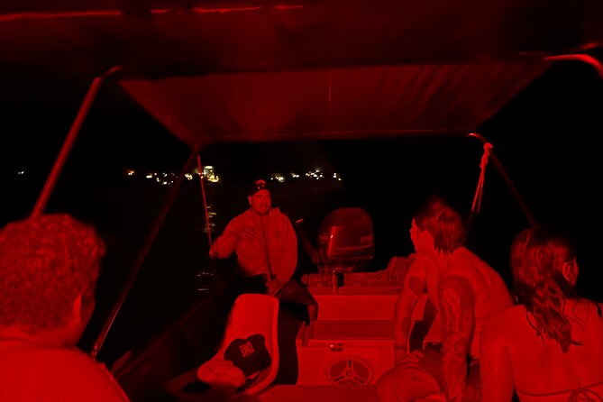 Bioluminescence & sunset local boat tour to Los Arcos Sanctuary - What to wear and bring