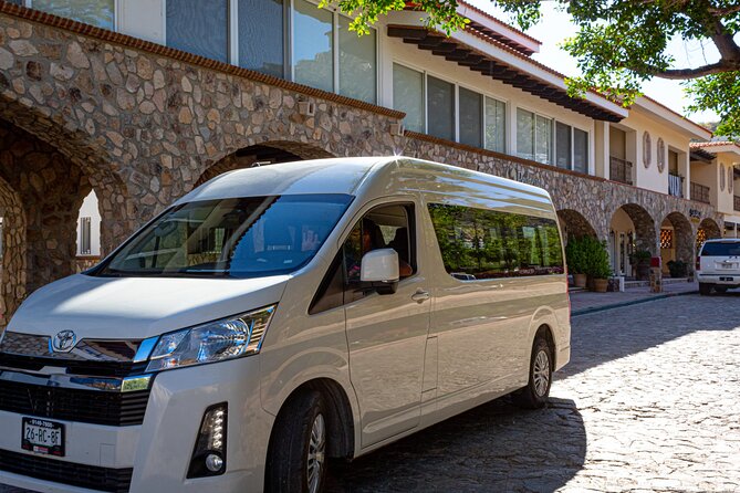 Cabo Airport Transportation - Practical booking advice before you fly