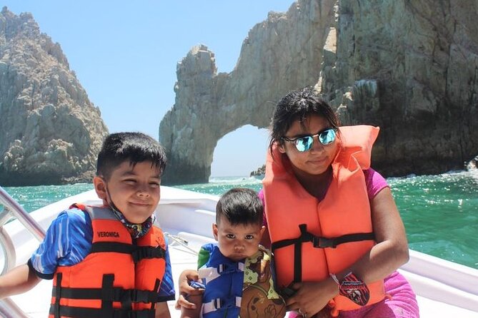 Cabo Boat Ride to El Arco & Lover’s Beach with Swimming - Watching the sea lion colony