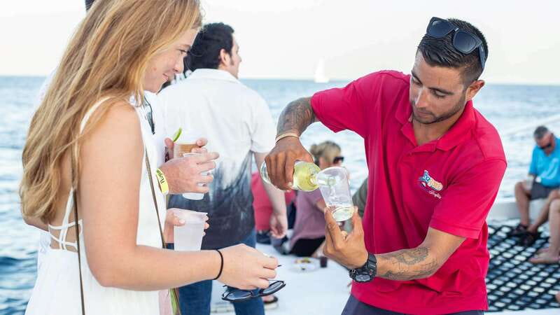 Cabo San Lucas: 2 Hour Sunset Cruise with Food and Wine - Who will enjoy this cruise most
