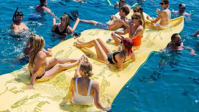 Cabo San Lucas: 4-Hour Snorkeling Cruise with Open Bar - The return ride offers one more hour of coastline