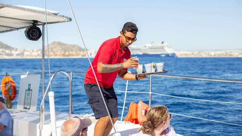 Cabo San Lucas: 4-Hour Snorkeling Cruise with Open Bar - What the $128 price really covers