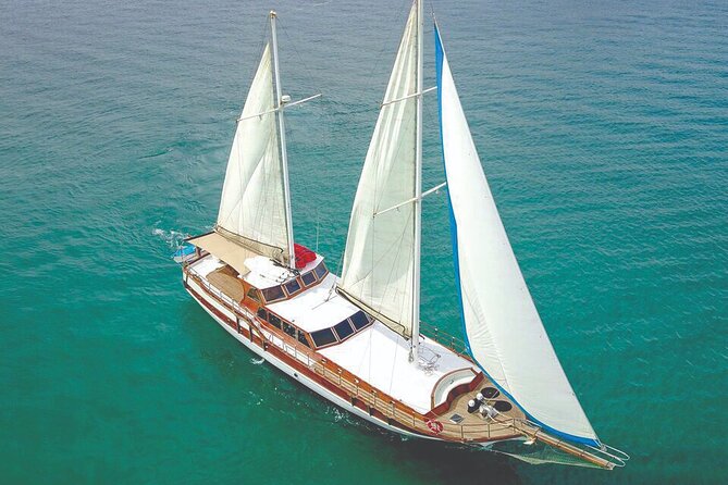 Cabo San Lucas Luxury Sailing Yacht and Dinner with a Chef - How the price compares with the experience