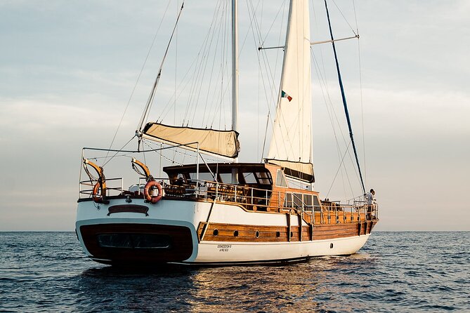 Cabo San Lucas Luxury Sailing Yacht and Dinner with a Chef - Who will enjoy this Cabo evening