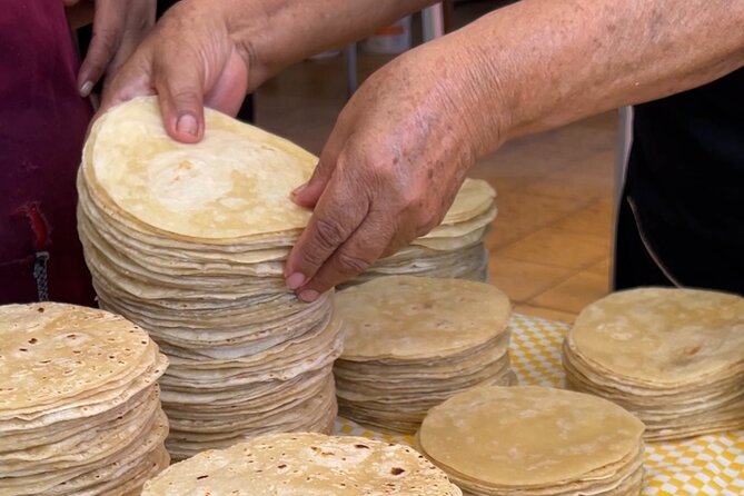 Cabo San Lucas Mexican Cooking Class Experience and Local Markets - Cooking in a chef’s home
