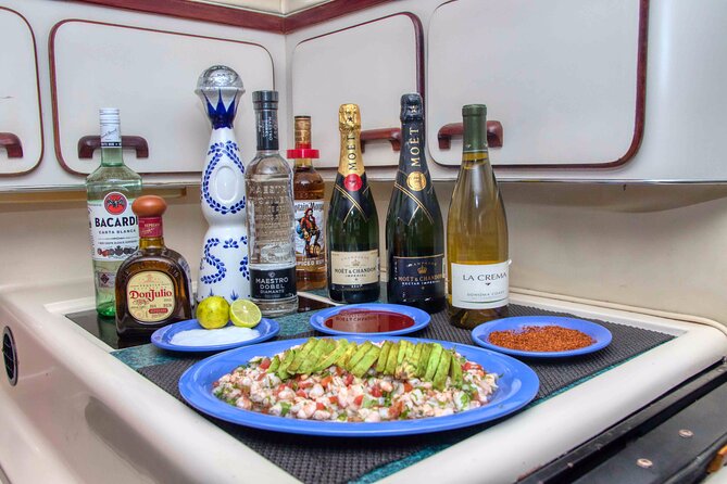 Cabo San Lucas Private Yacht Cruise with Open Bar - The Arch is the essential Cabo photo stop