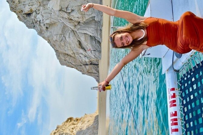Cabo San Lucas Sunset Cruise with Unlimitted Drinks - Is $60 a fair price?
