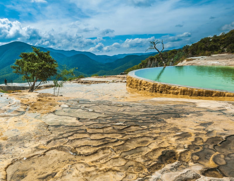 Caminos del Condoy: Boiling water, Mitla. Mezcal - Mitla and its Zapotec stonework