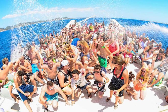Cancun Adults Only Party Cruise to Isla Mujeres with Open Bar - Getting to Playa Langosta and starting the day