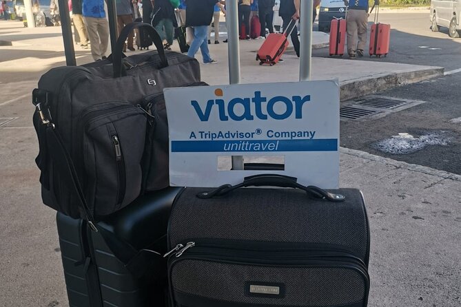 Cancun Airport Private Transfer to Hotels - Finding the driver after baggage claim
