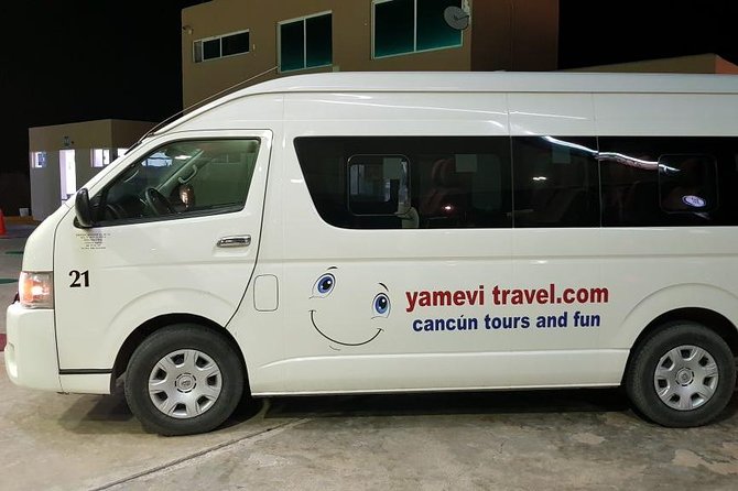 Cancun Airport Small-Group Transfer to Cancun Hotels - Finding the representative after customs