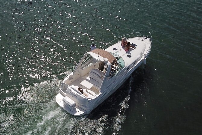 Cancun Bay Private 2-Hour on a Luxury Yacht - Cancun Bay and Laguna Nichupté