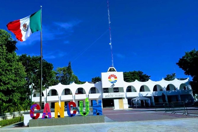 Cancun City Sightseeing and Shopping Tour on a Double Decker bus - Tequila, chocolate, and Plaza la Fiesta