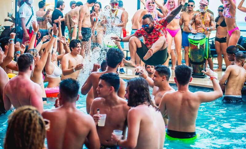 Cancún: Coco Bongo Beach Party Experience - Booking flexibility and the adults-only rule