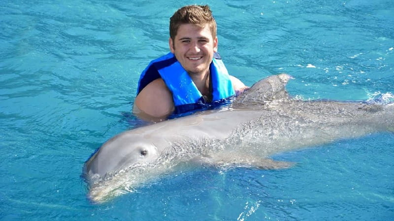 Cancún: Dolphin Encounter on Isla Mujeres with Buffet - Meeting the Dolphins Without Swimming