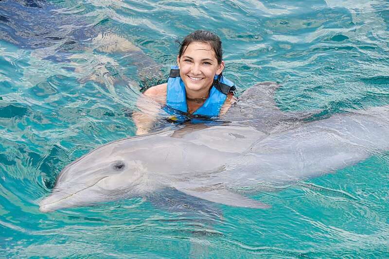Cancún: Dolphin Encounter on Isla Mujeres with Buffet - What the $95 Price Really Covers