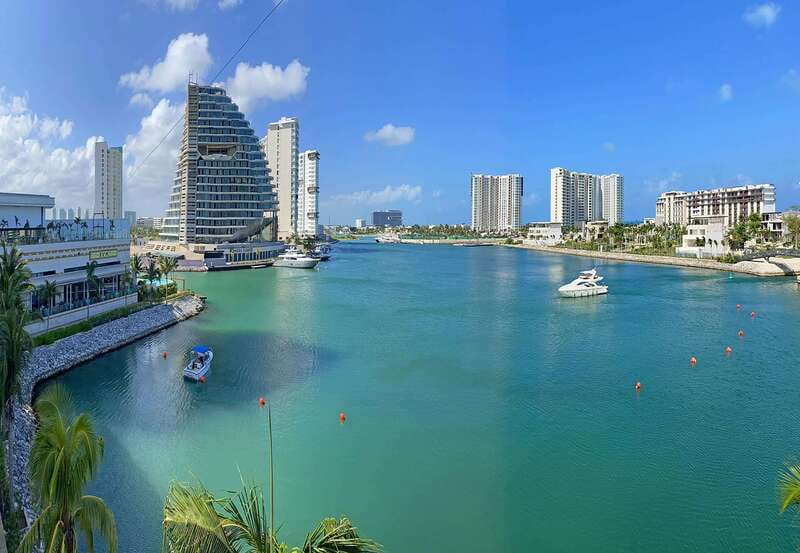 Cancun: Hop-On-Hop-Off Sightseeing Bus Tour - Centro route: markets, parks, and local places