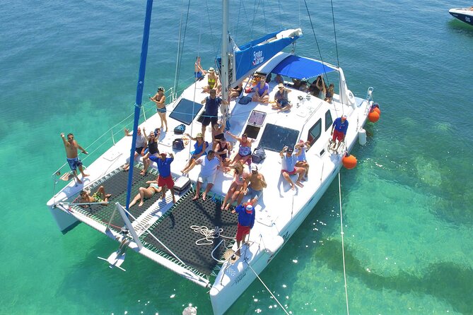 Cancun's Best: Catamaran to Isla Mujeres, Snorkeling & Drinks! - Lunch at the beach club
