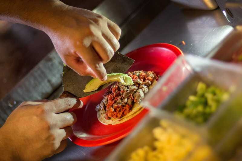 Cancún: Taco & Local Beer Tasting Tour with transportation - Stop three on Avenida Yaxchilán