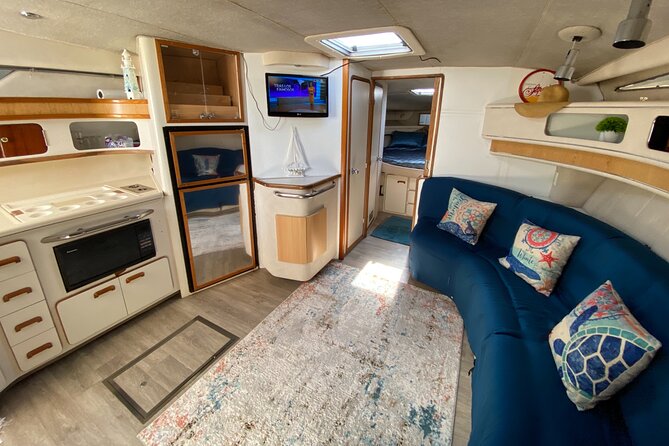 Cancun yachts rental BEATIFUL YACHT 46FT, 15 PAX MAX 25P6 - Reaching Isla Mujeres